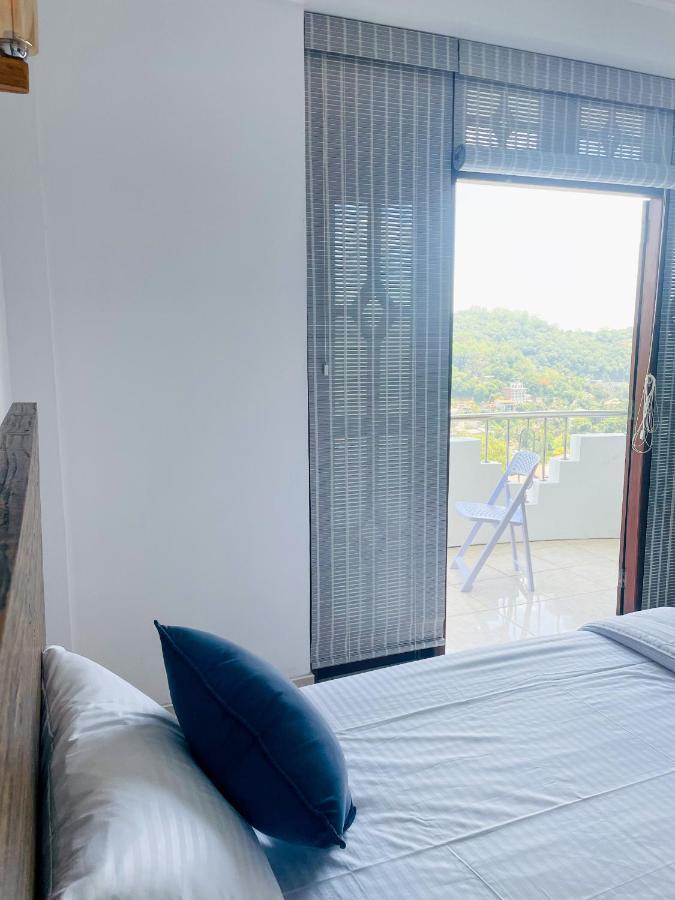 Rusty Bunk Villa 康提 外观 照片